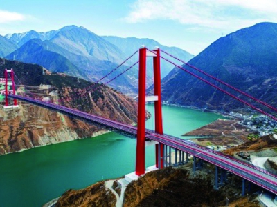 新建川藏鐵路大渡河特橋